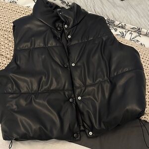 No Boundaries Black Quilted Vest L 11-13 cropped